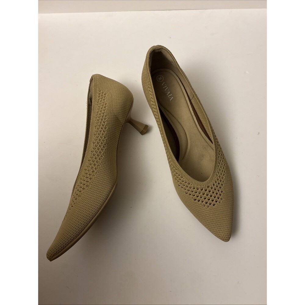 Vivaia Pumps Pointed Toe Kitten Heel Sz 41 (10) Nude Almond Textured